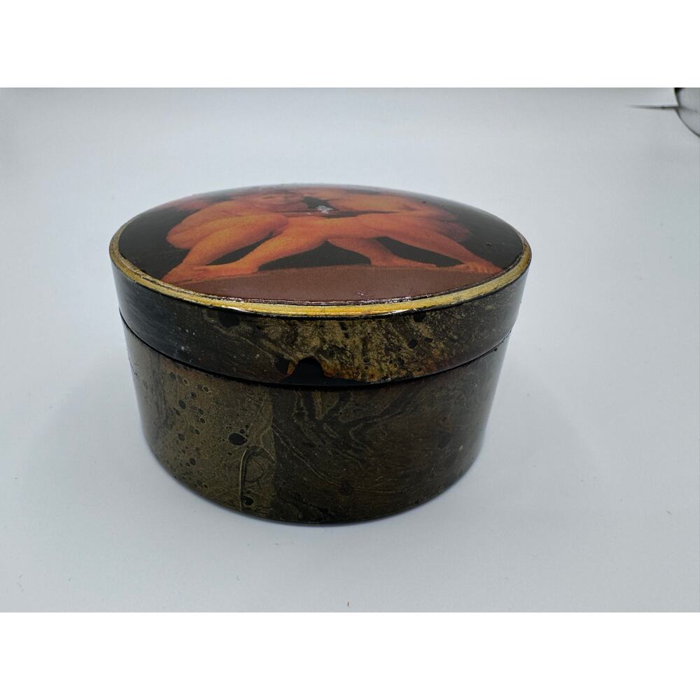 Vintage Russian Lacquer Trinket Jewelry Box Cherubs Scene Black Gold Round 4.5” - Picture 4 of 5